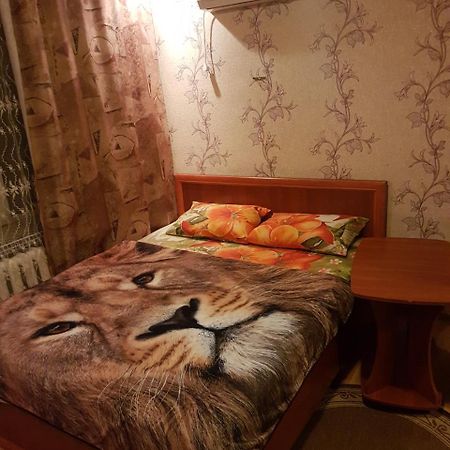 House Hotel Apartments 3 Ривне Екстериор снимка