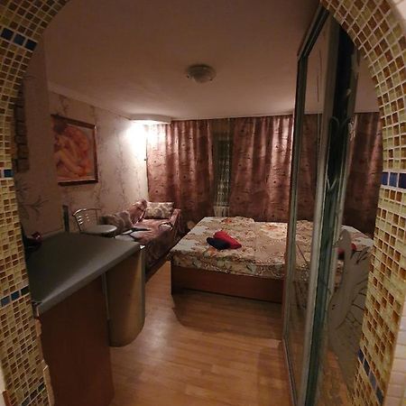 House Hotel Apartments 3 Ривне Екстериор снимка