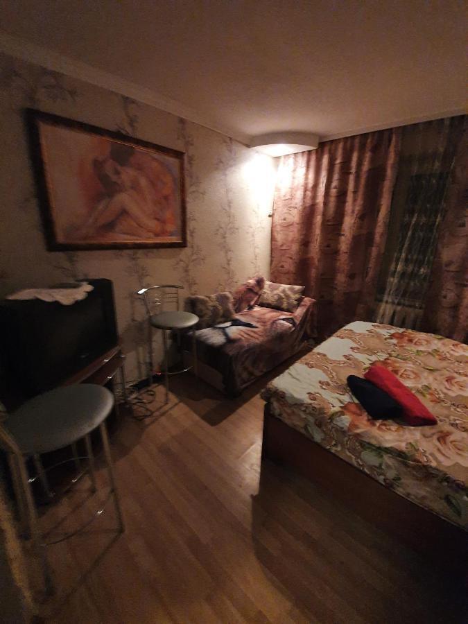 House Hotel Apartments 3 Ривне Екстериор снимка