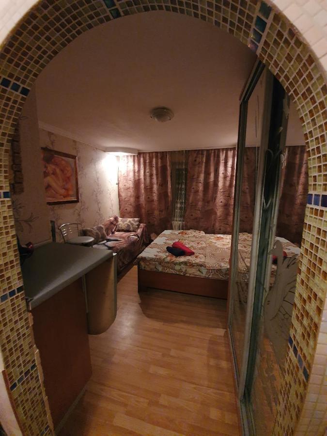 House Hotel Apartments 3 Ривне Екстериор снимка